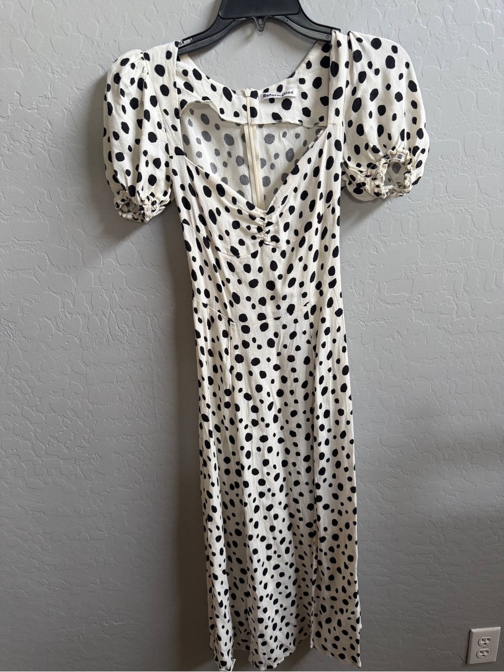 Reformation Polka Dot Puff Sleeve Midi Dress in Cream and Black- size 2